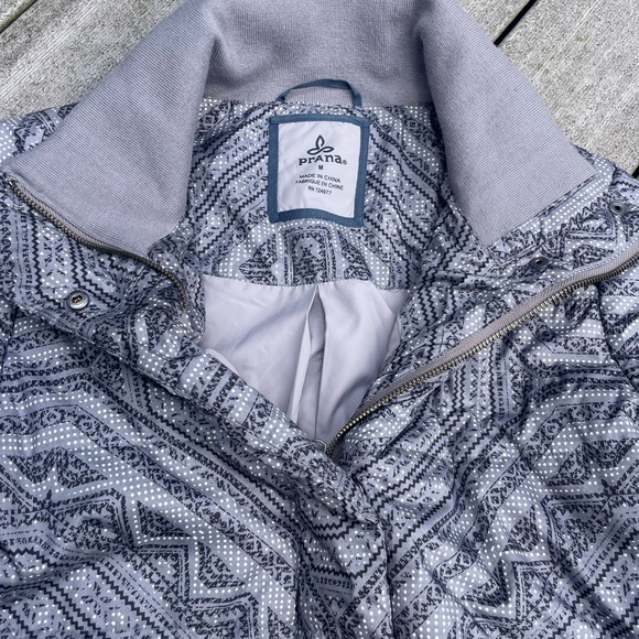 PRANA Lily Puffer Jacket Gray Printed Sz M - Picture 5 of 7